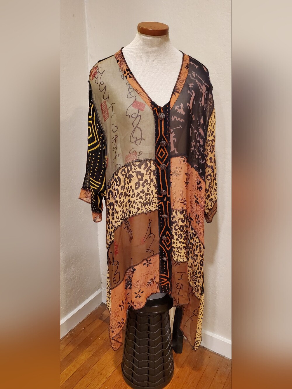 V-Neck Artsy/Boho Tunic in Mixed Earth Tones